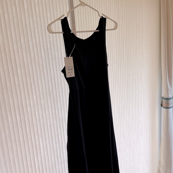 HALARA Dresses & Skirts - Halara Black Maxi Dress With Pockets Size Large NWT